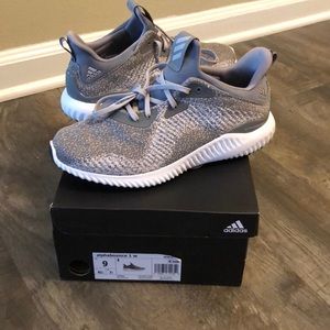 Brand New Women’s Aplhabounce Sneakers Size 9